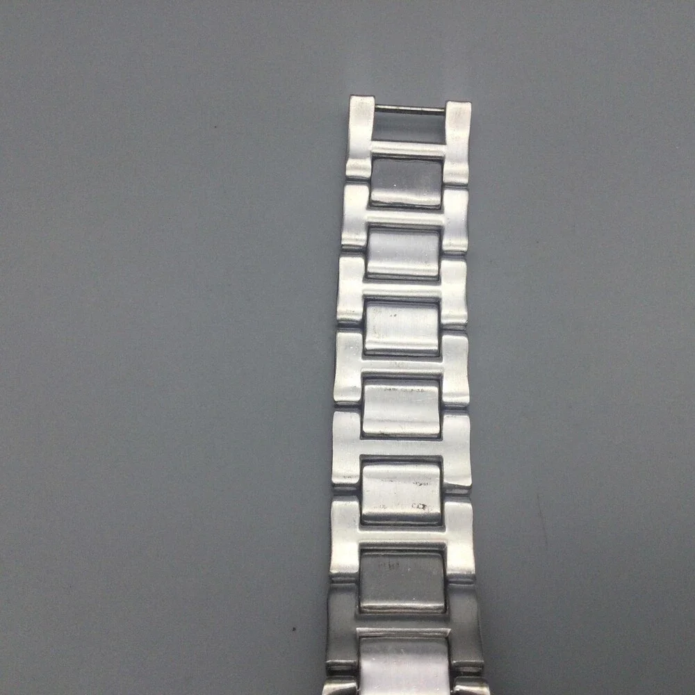 DMQ DQ/1067 Womens Watch 33mm Silver Tone Crystals Bracelet New Battery 6